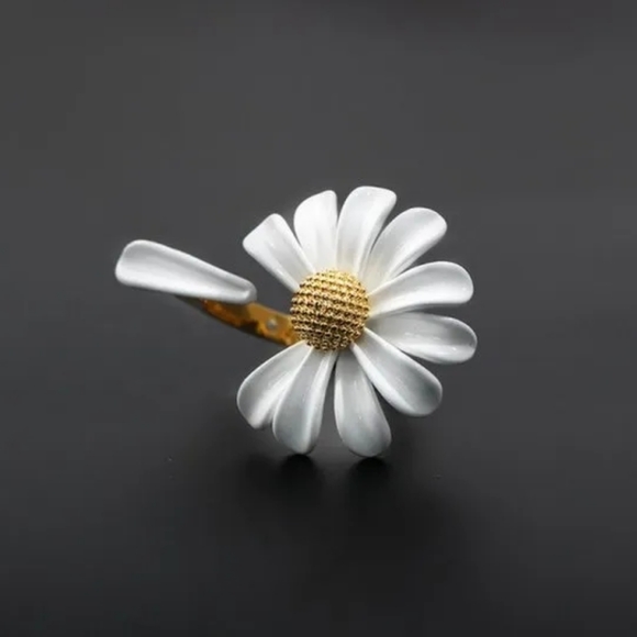 Daisy Ring Adjustable Size - Picture 2 of 4